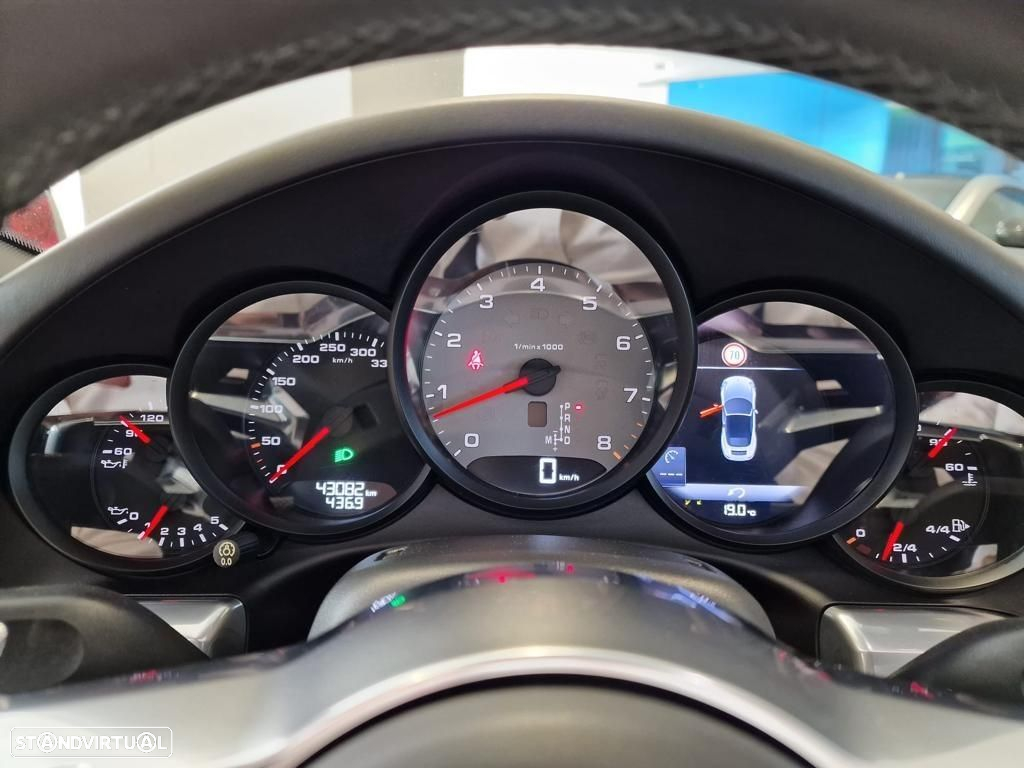 Porsche 911 (991) Carrera 4 S PDK - 12