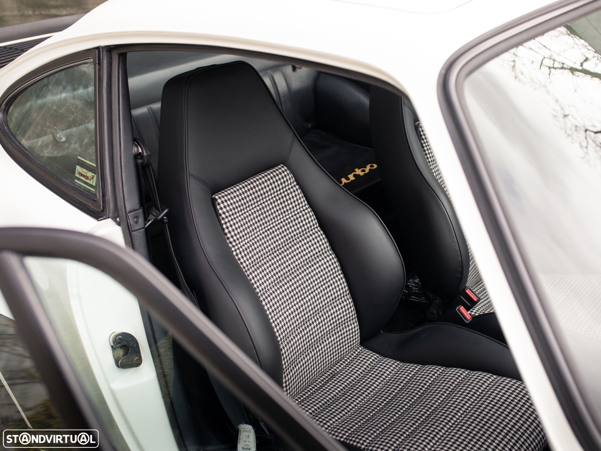 Porsche 911 Série G 930 Turbo - 32