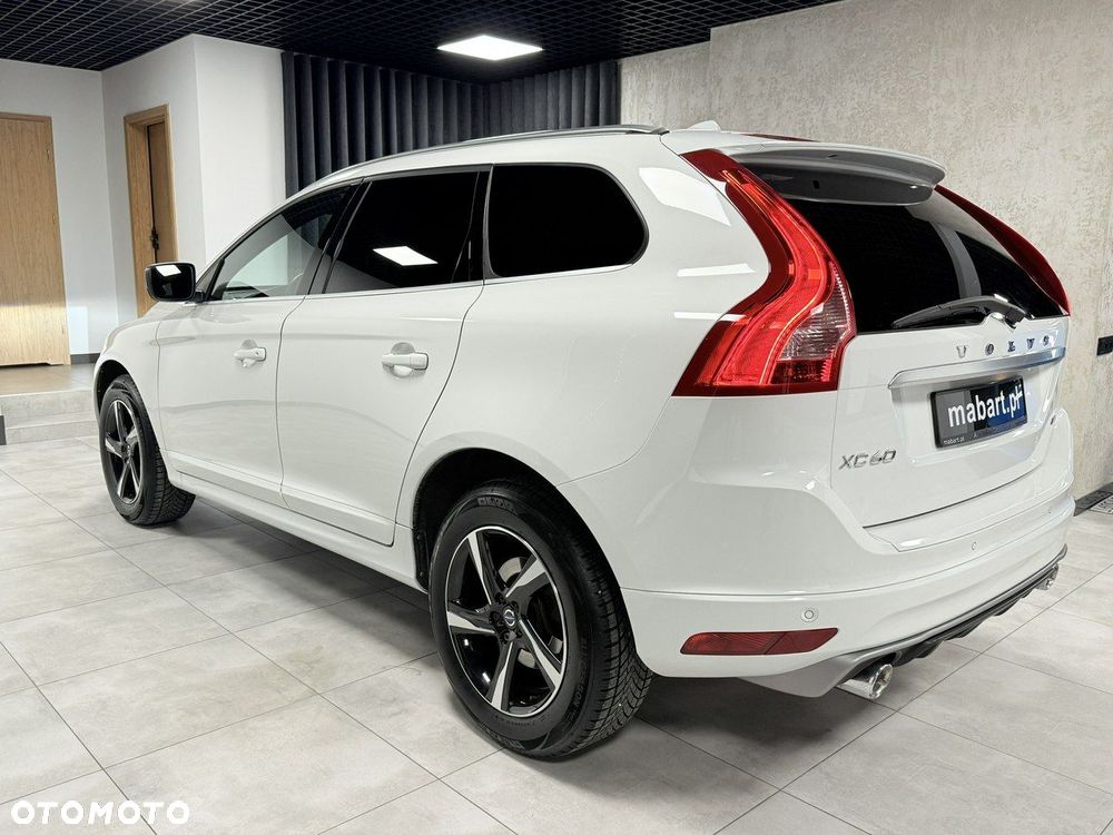 Volvo XC 60 D4 AWD Momentum - 4