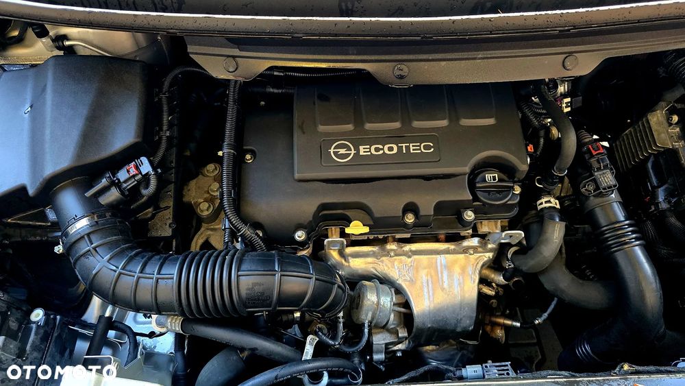 Opel Zafira Tourer 1.4 Turbo Edition - 21