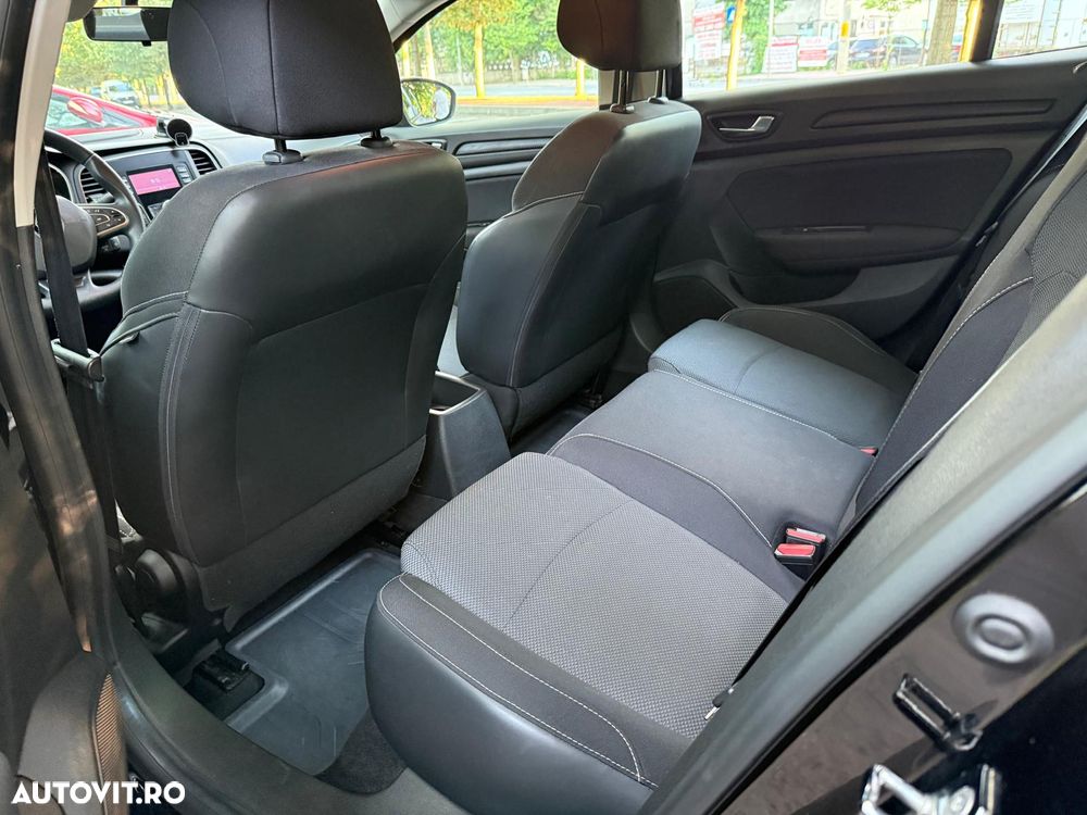 Renault Megane TCE GPF Life - 15