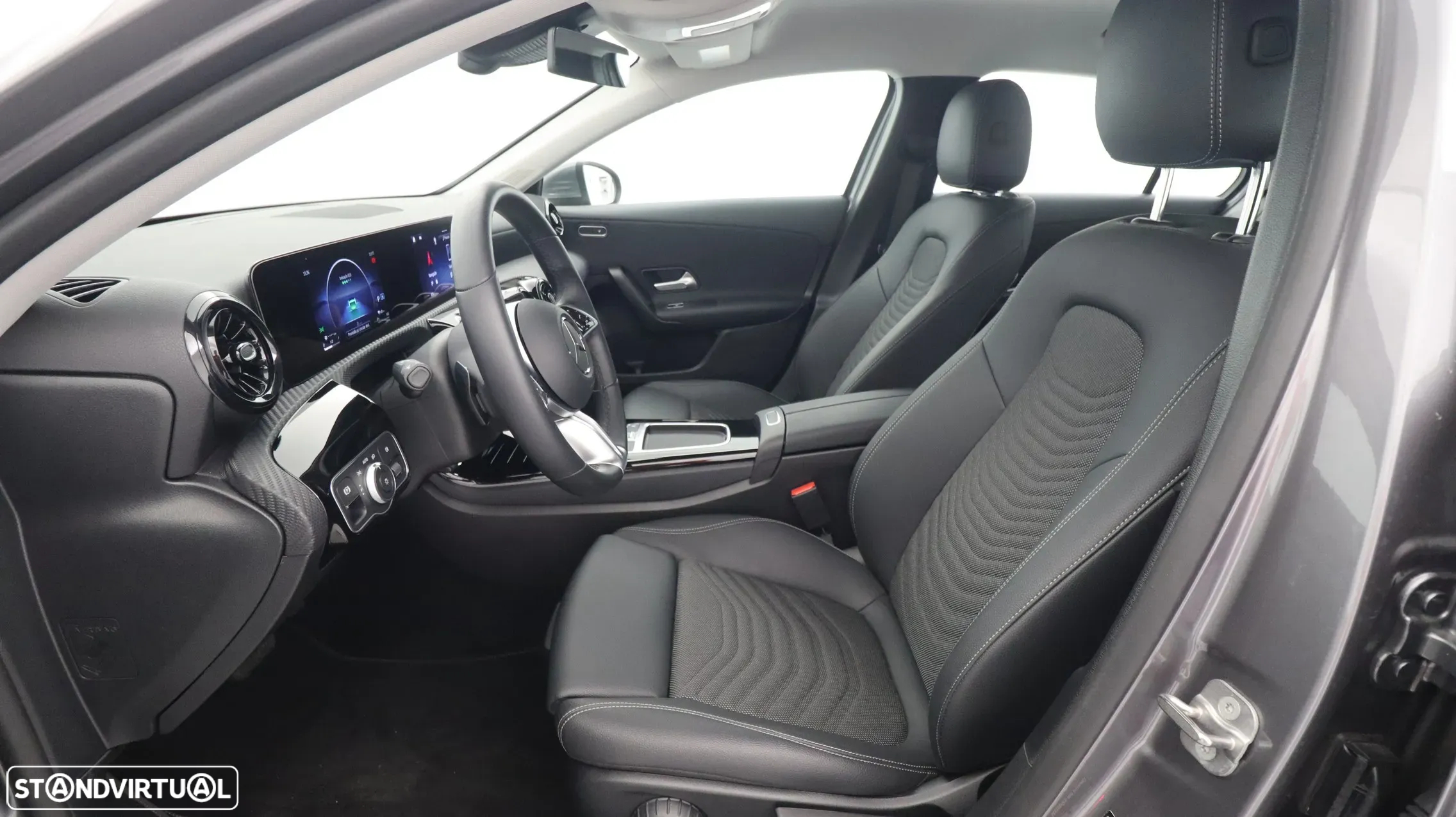 Mercedes-Benz A 250 Limousine e - 12