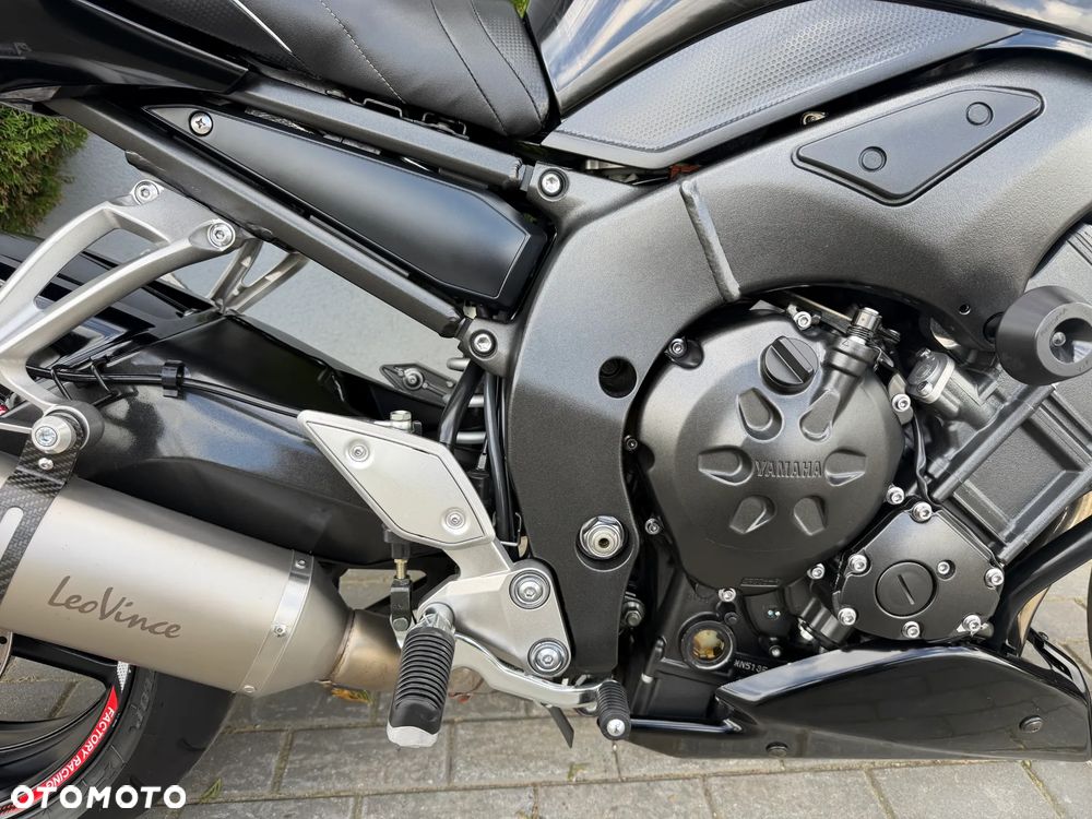 Yamaha FZ - 24