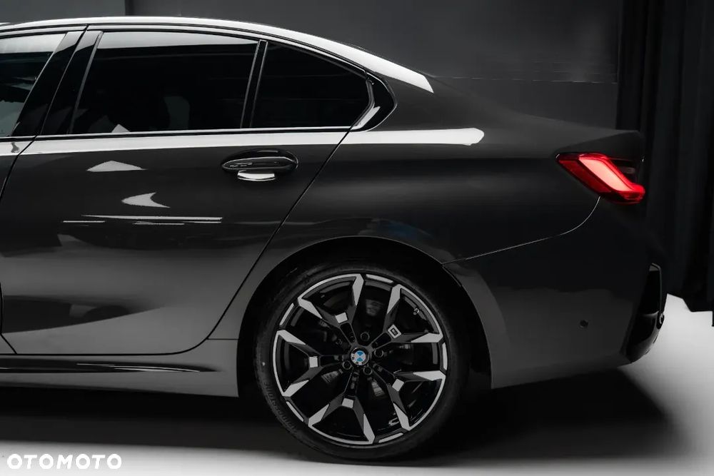 BMW Seria 3 320i - 11