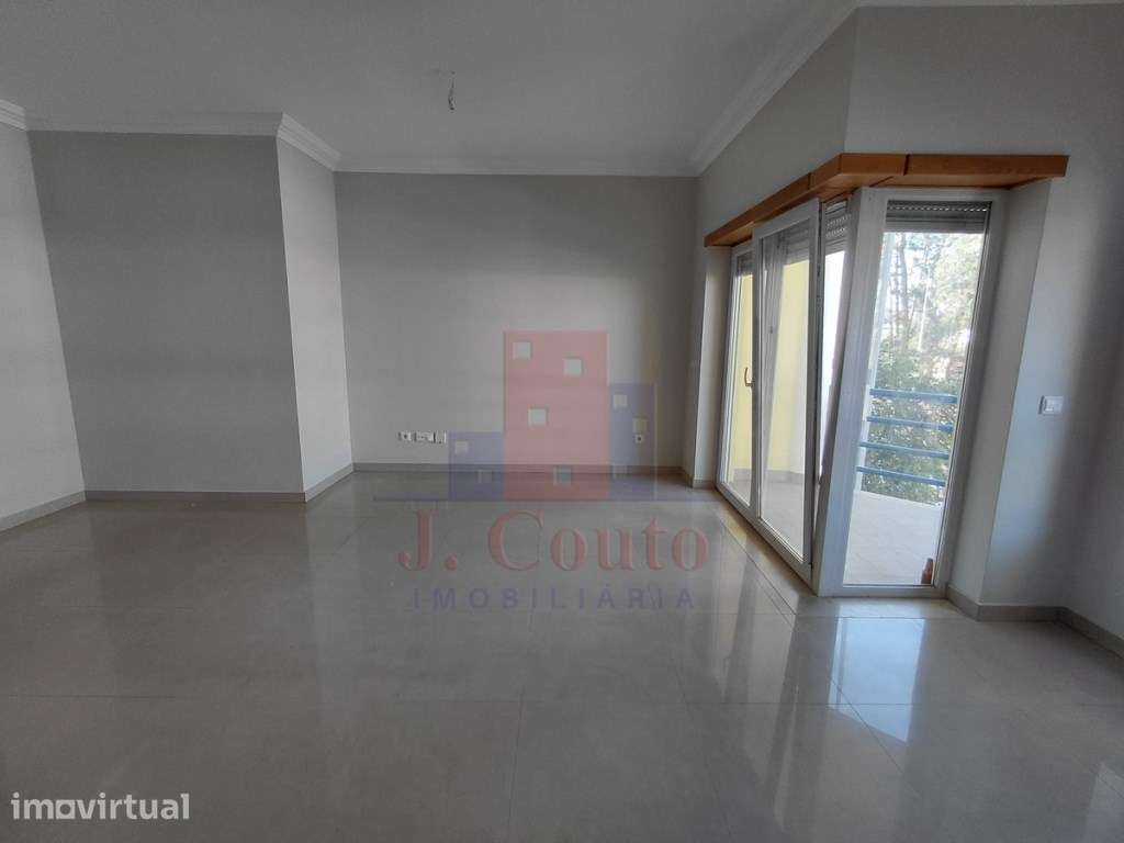 Apartamento T3 com Terraço de 70 m² e Garagem Fechada - Caldas da R... - Grande imagem: 2/27