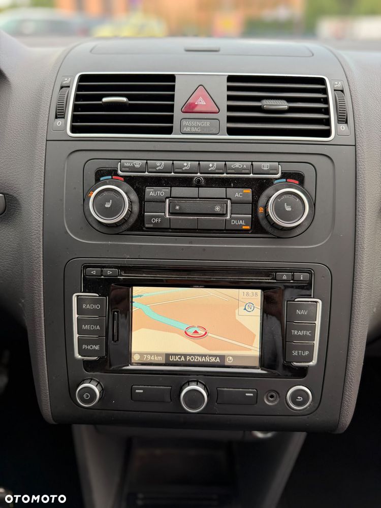 Volkswagen Touran 1.6 TDI DPF BlueMotion Technology Trendline - 8