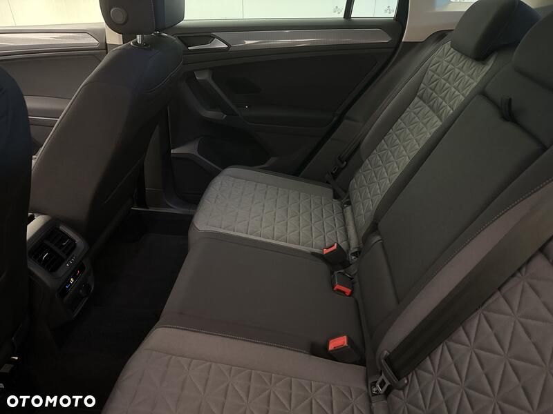 Volkswagen Tiguan - 20