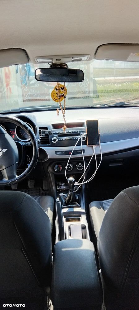 Mitsubishi Lancer 1.6 Inform - 11