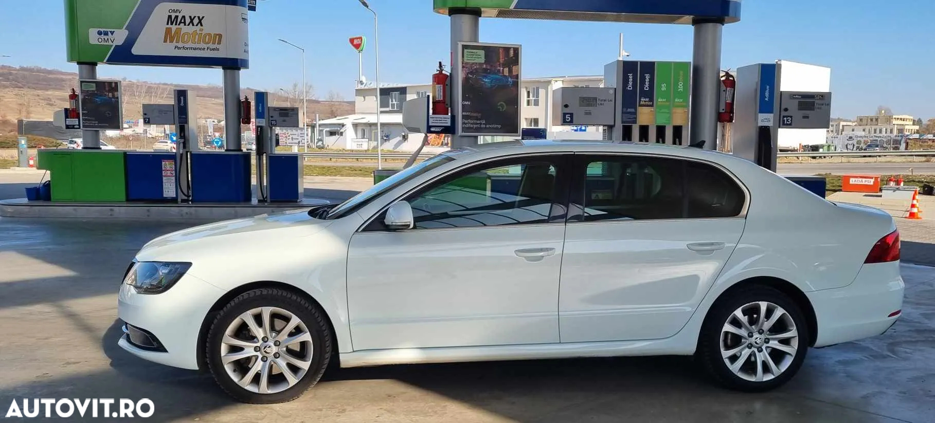 Skoda Superb 2.0 TDI DSG Elegance - 27