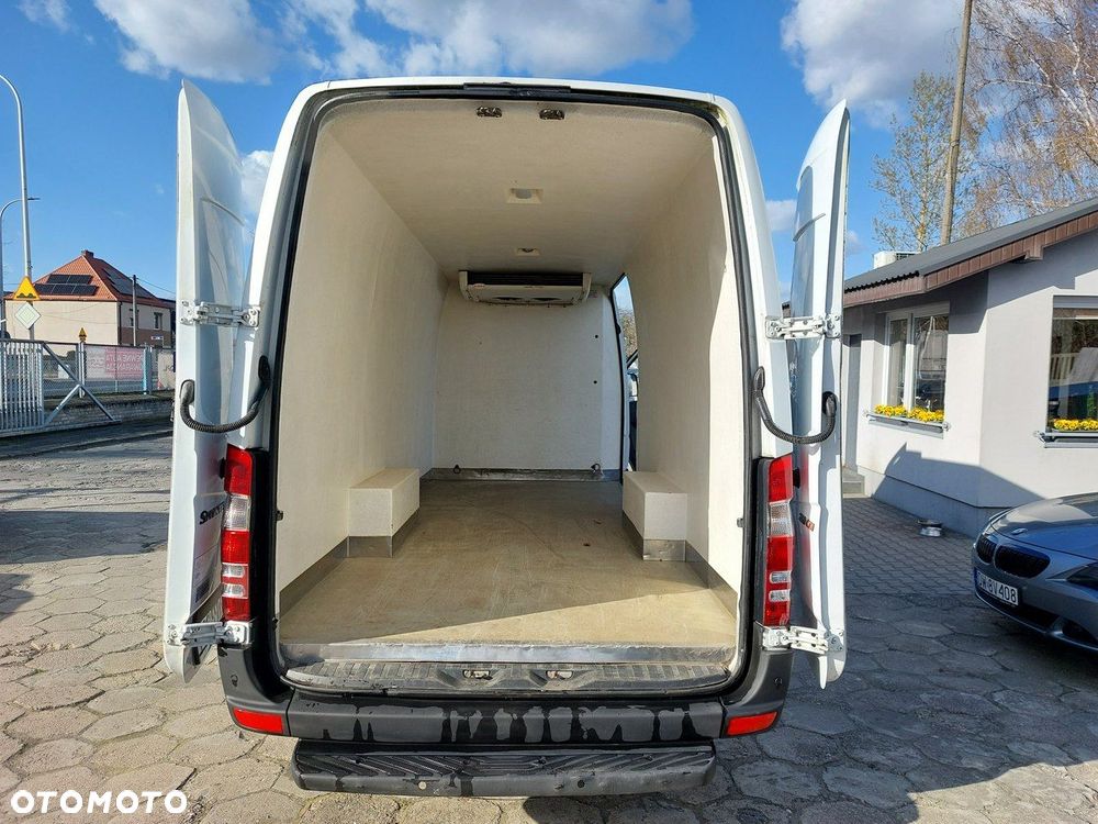Mercedes-Benz Sprinter - 12