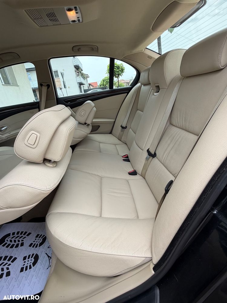 BMW Seria 5 520i Sport-Aut. - 13