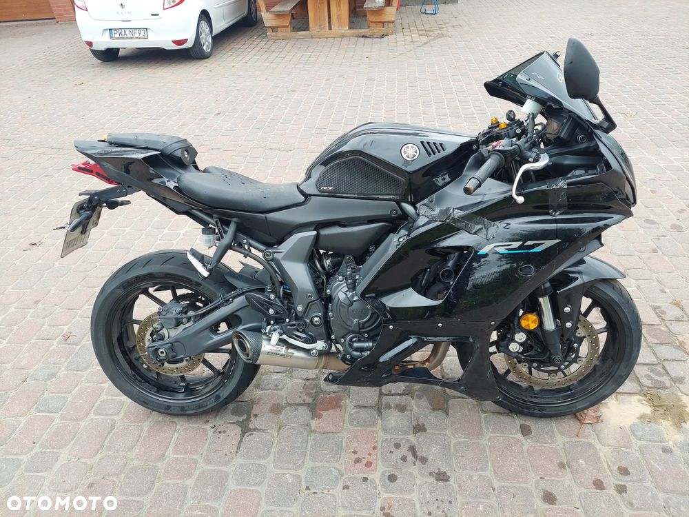 Yamaha YZF - 6