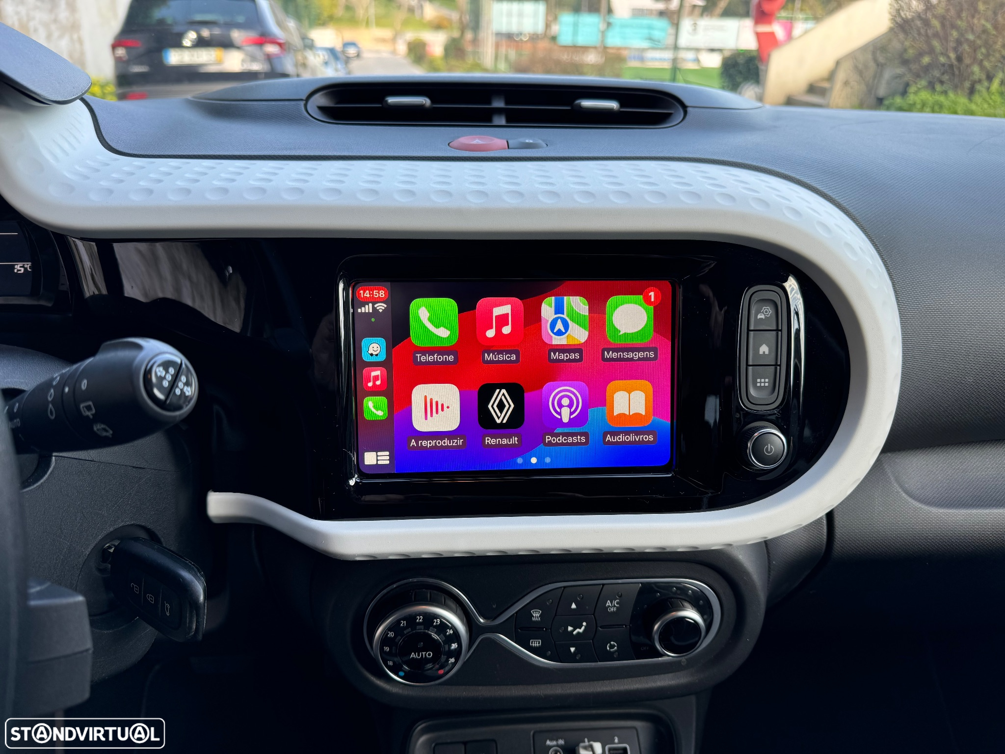 Renault Twingo Z.E. 22 Intens - 17