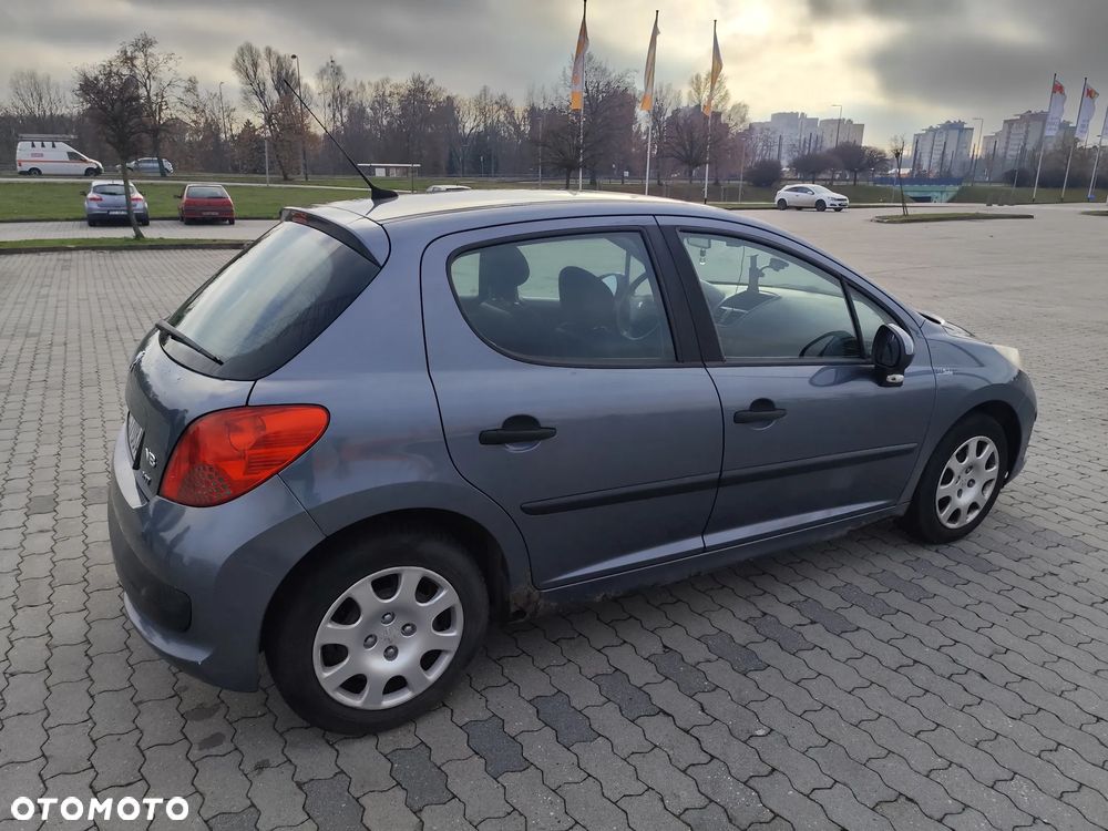 Peugeot 207 1.4 16V Presence - 3