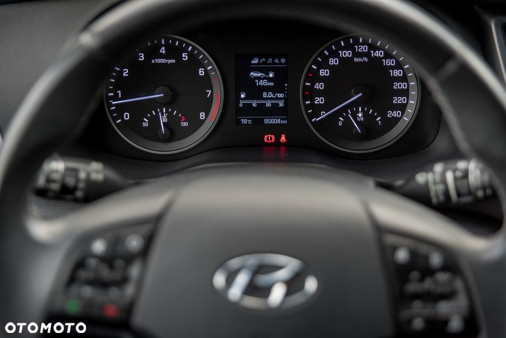 Hyundai Tucson 1.6 GDI BlueDrive GO 2WD - 34