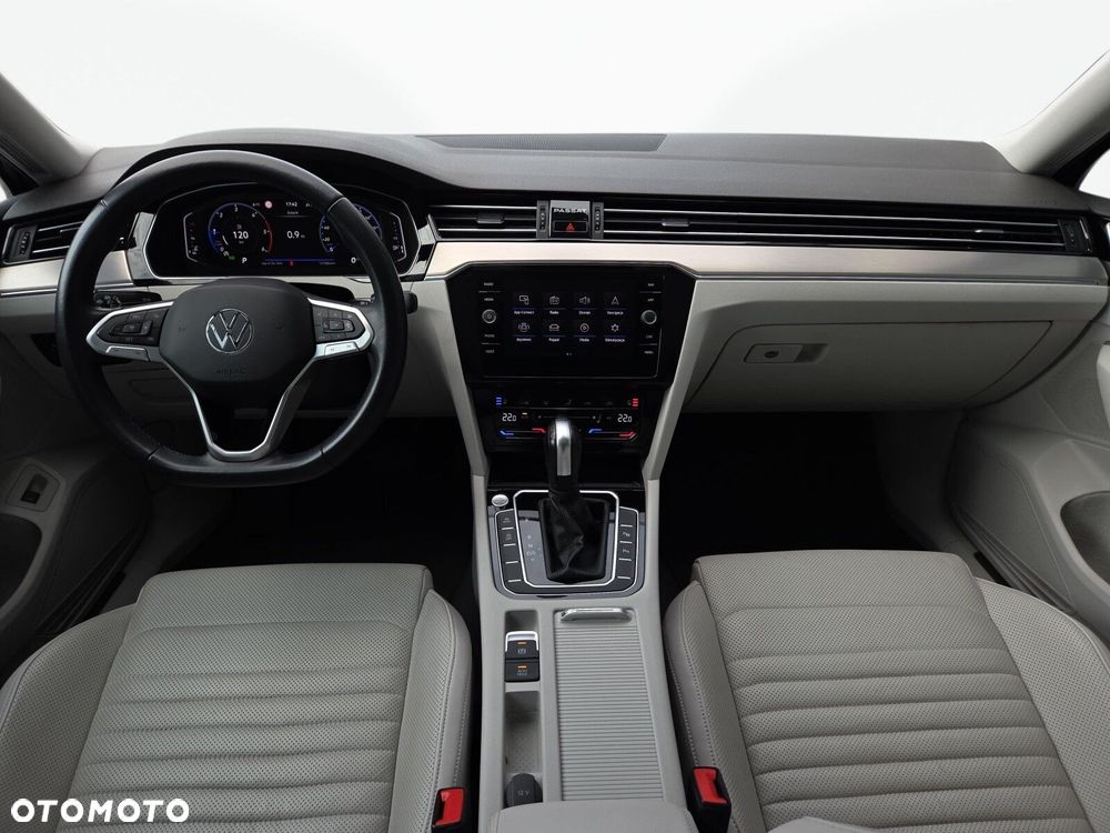 Volkswagen Passat 2.0 TDI Elegance DSG - 11