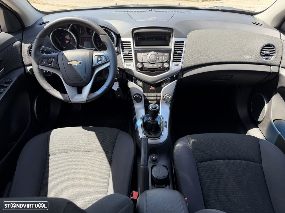 Chevrolet Cruze 1.6 LT - 16