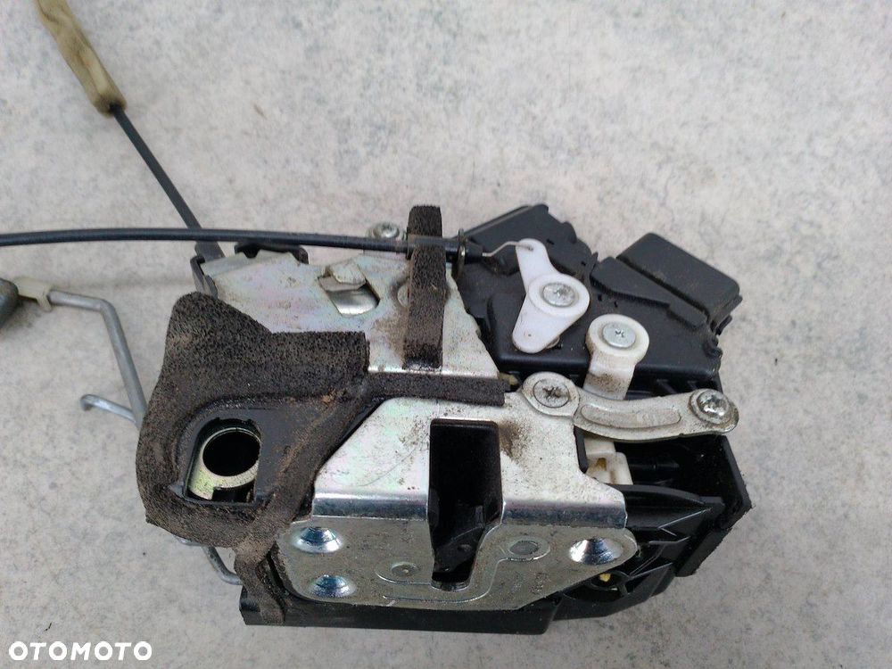 ZAMEK DRZWI LEWY PRZÓD MAZDA 5 I - 8