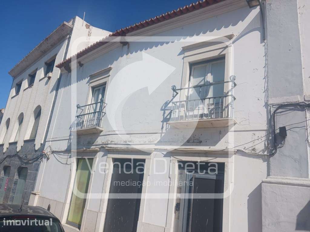 Prédio de 2 pisos, com 420 m² no centro de Portel. IMÓVEL DA BANCA. - Grande imagem: 5/20