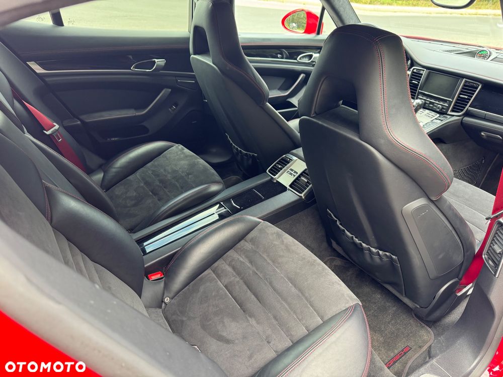 Porsche Panamera GTS - 19