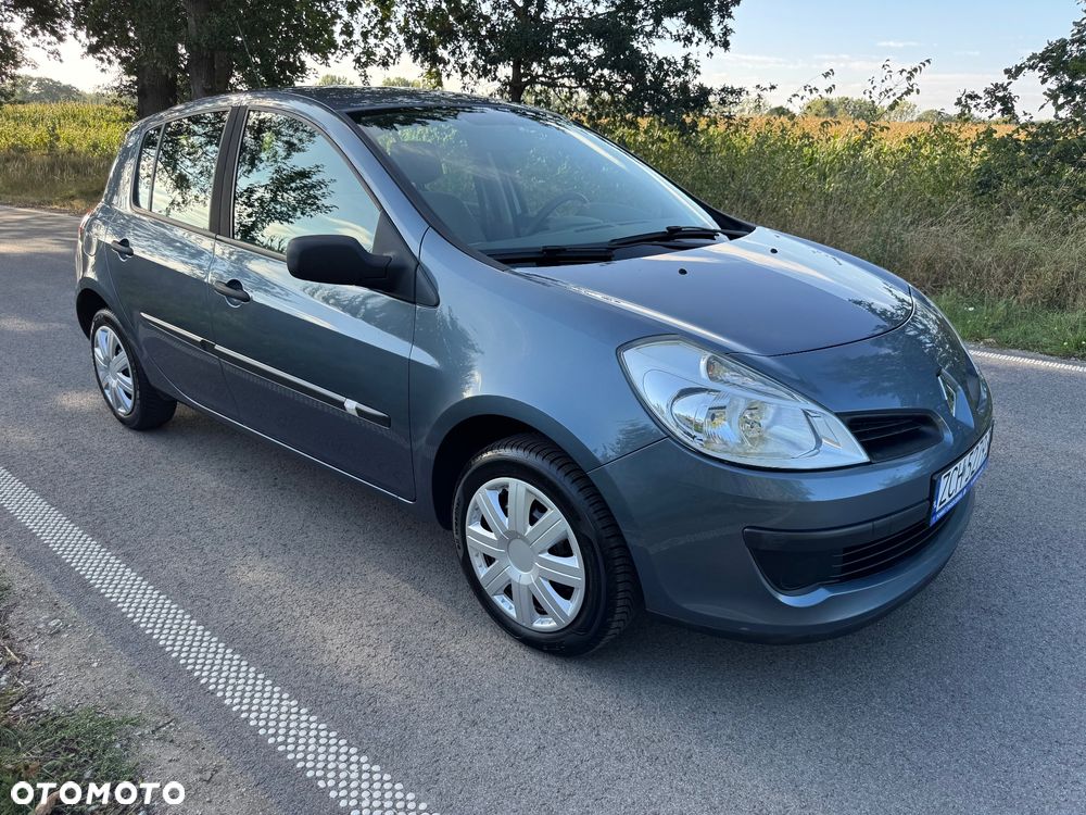 Renault Clio 1.2 16V Alize - 1