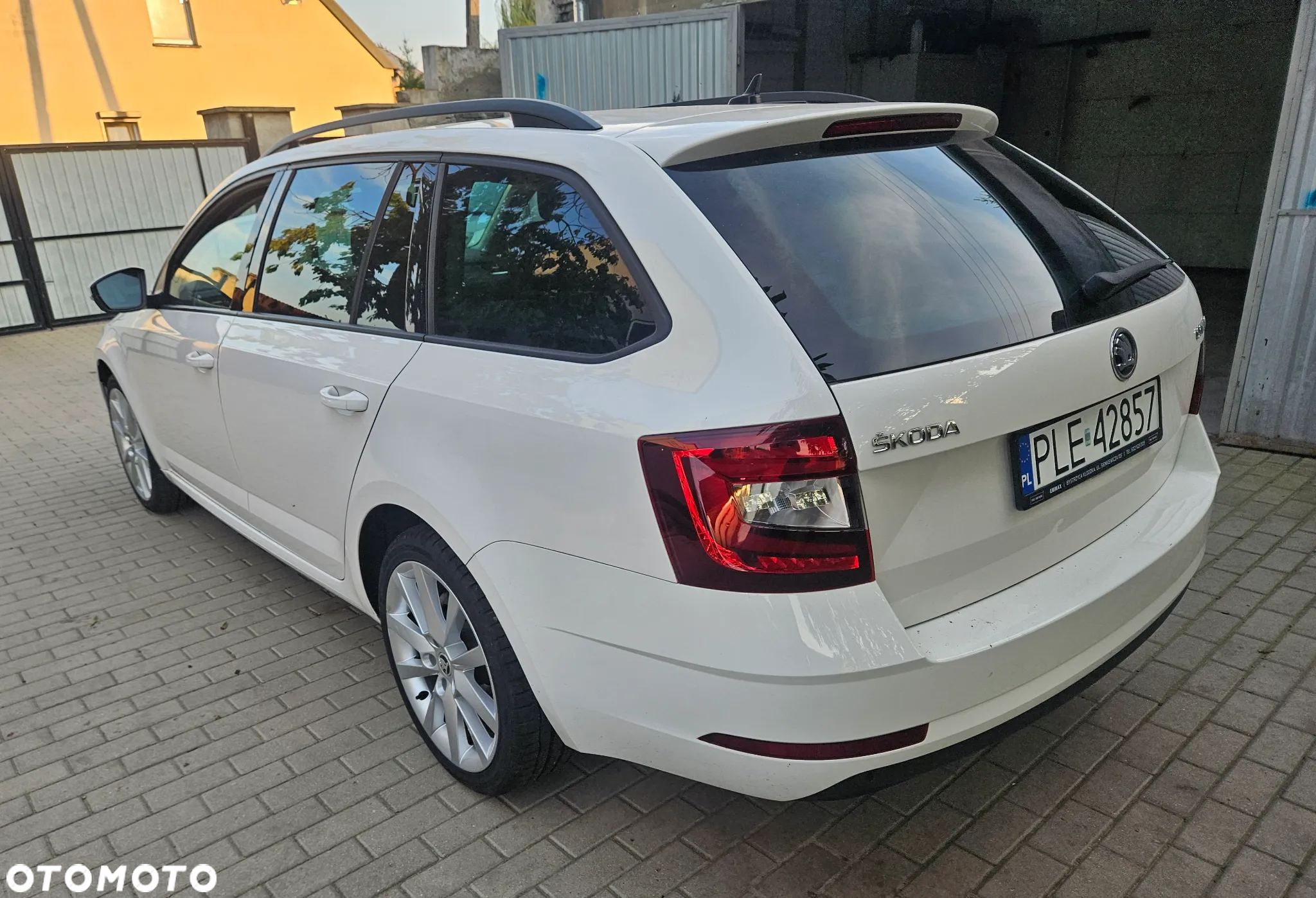 Skoda Octavia 2.0 TDI DSG Soleil - 4