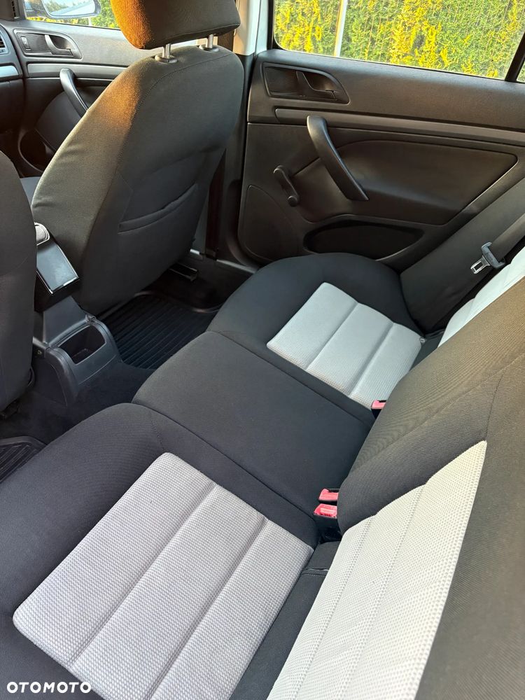 Skoda Octavia 1.6 Classic - 12