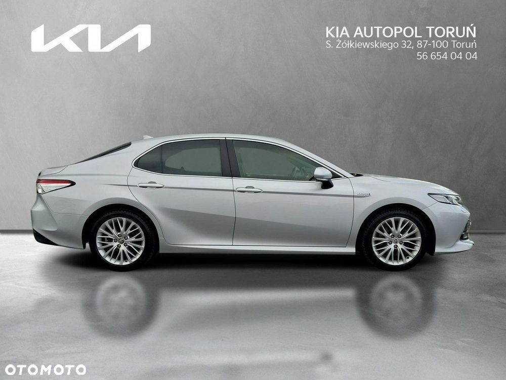 Toyota Camry 2.5 Hybrid Comfort CVT - 6