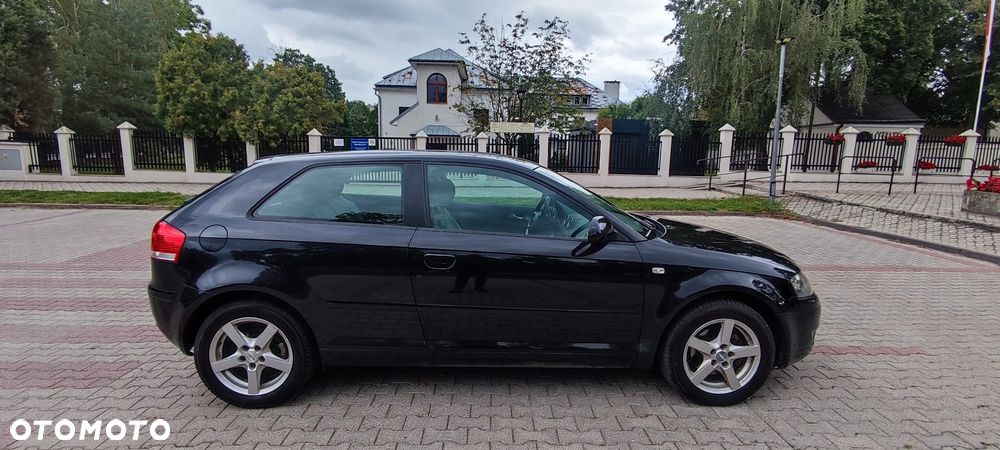 Audi A3 3-drzwiowe 2.0 FSI Ambition - 8