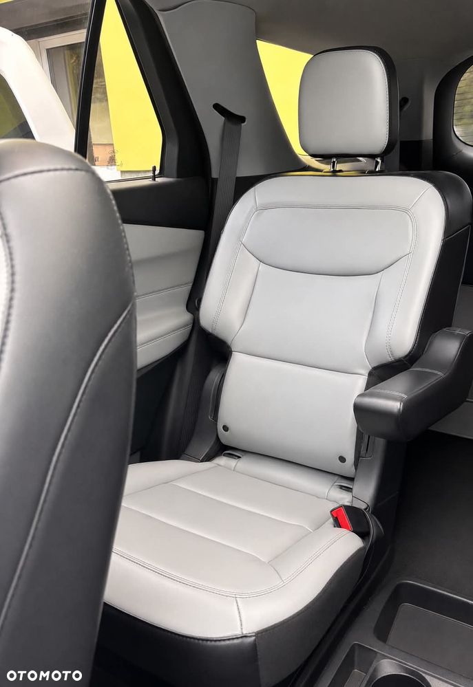 Ford Explorer - 4
