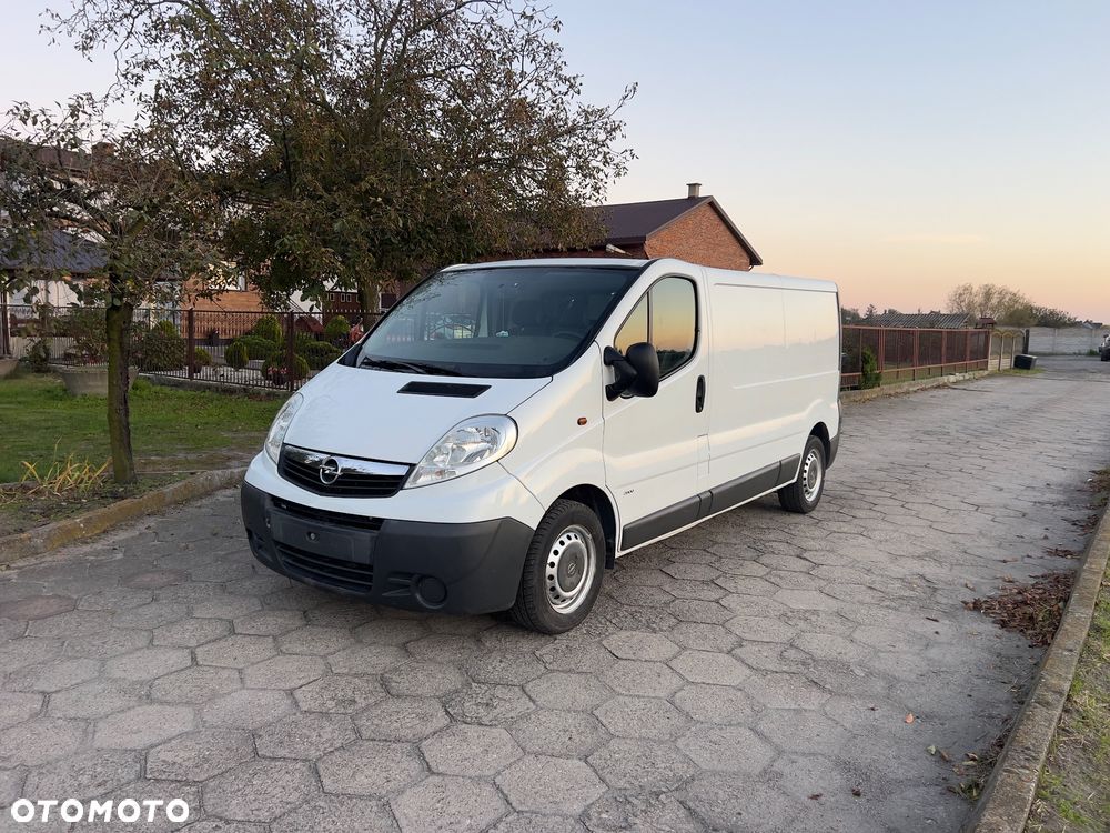 Opel Vivaro - 1