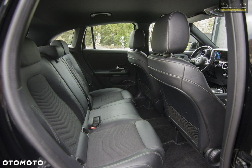 Mercedes-Benz GLA - 34
