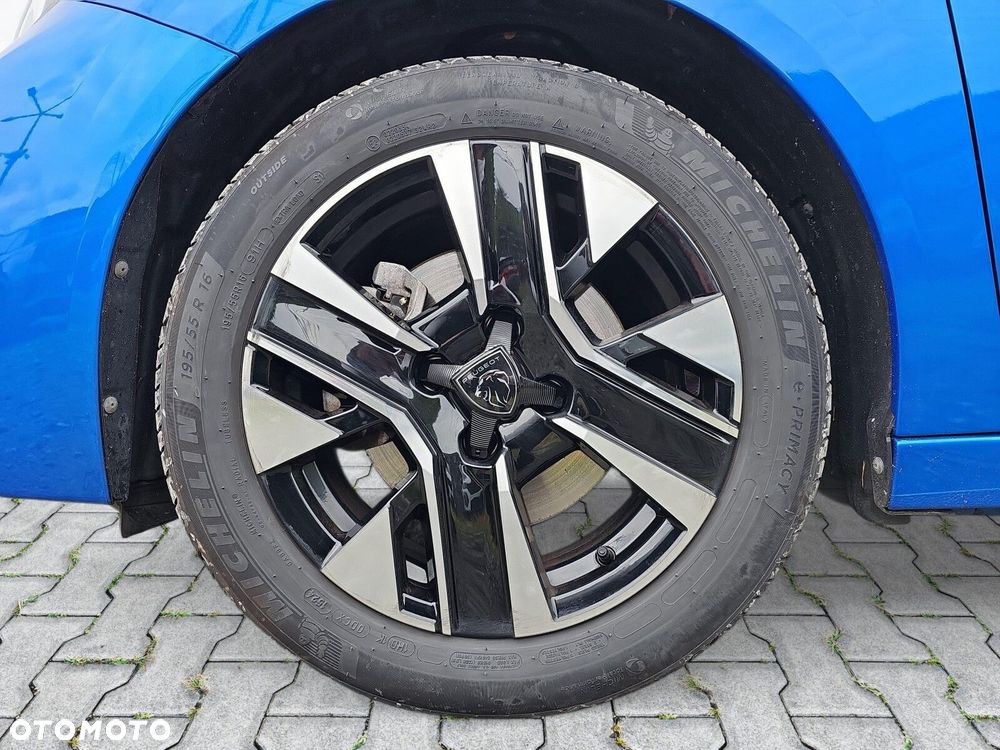 Peugeot 208 - 12