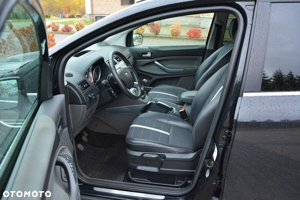 Ford Kuga 2.0 TDCi 2x4 Titanium - 20