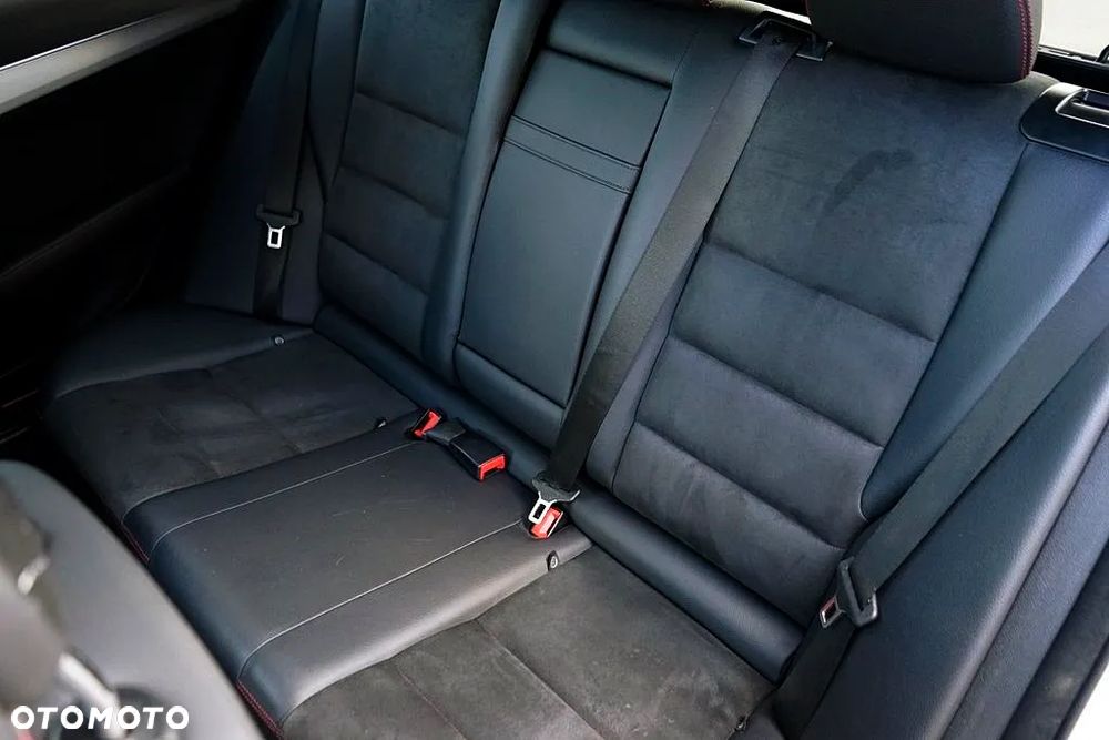Mercedes-Benz Klasa C 200 CDI BlueEff Avantgarde - 24