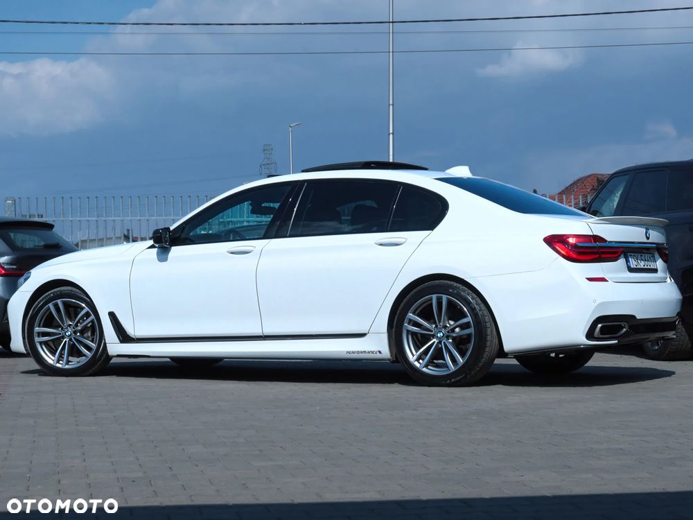 BMW Seria 7 750Li xDrive - 33
