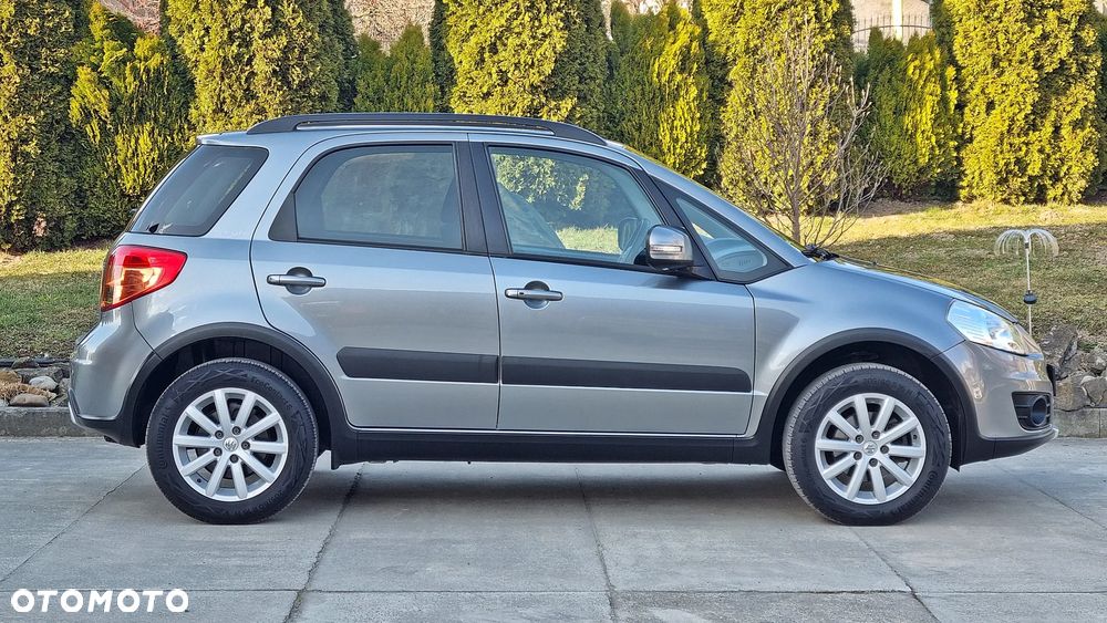 Suzuki SX4 1.6 VVT 4x4 Style - 16