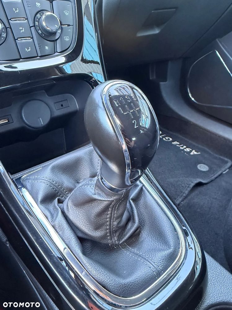 Opel Astra 1.4 T Enjoy - 10