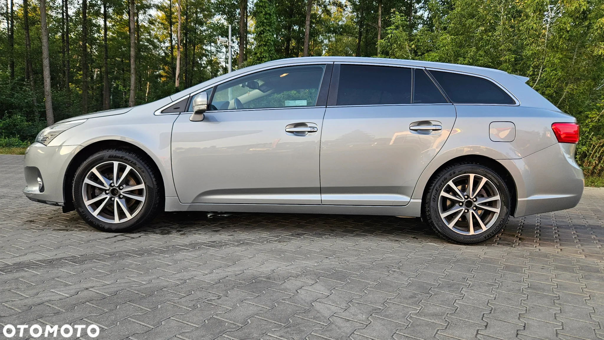 Toyota Avensis 2.0 Premium - 3