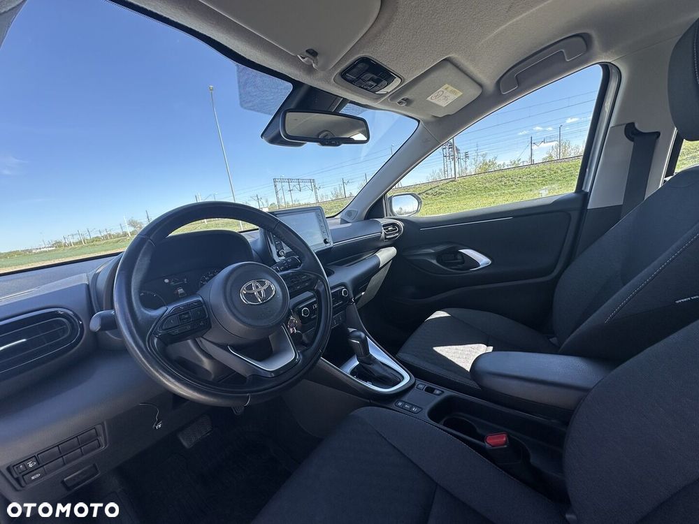 Toyota Yaris - 10