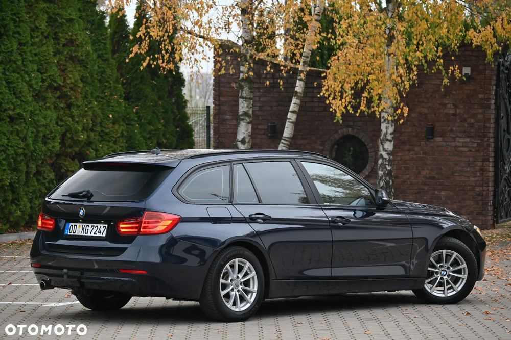BMW Seria 3 320d DPF Edition Sport - 22