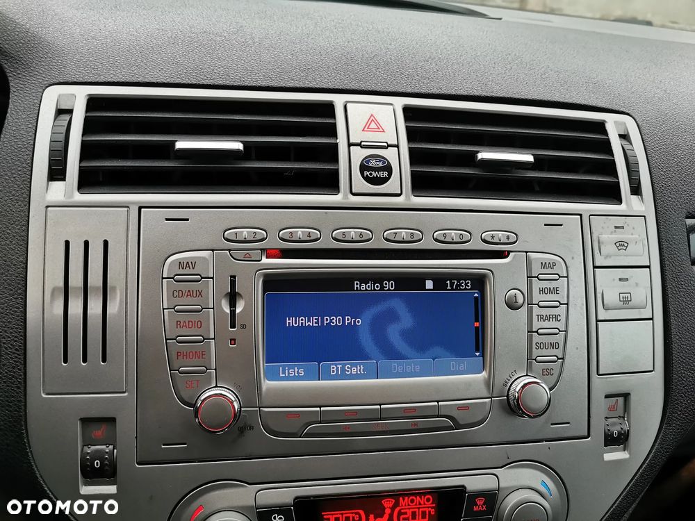 Ford Kuga 2.0 TDCi 2x4 Titanium - 30