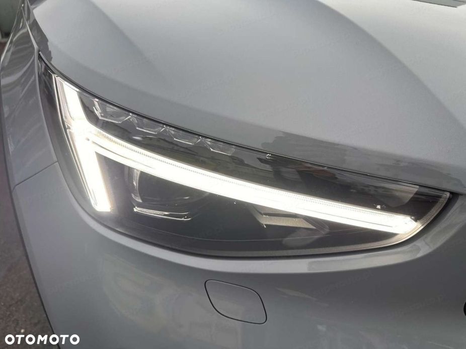 Volvo XC 40 B3 Ultra Dark - 16