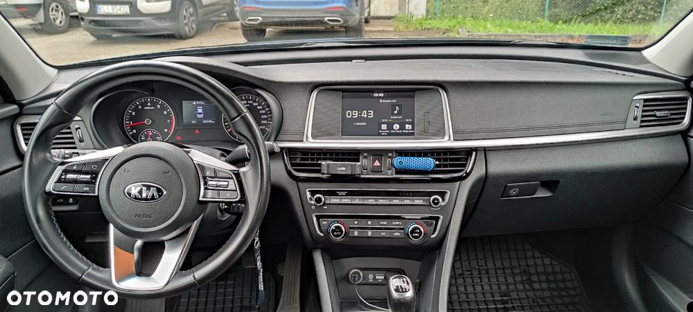 Kia Optima 2.0 M - 22