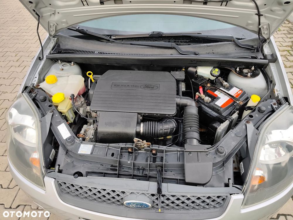 Ford Fiesta 1.3 Ambiente - 37