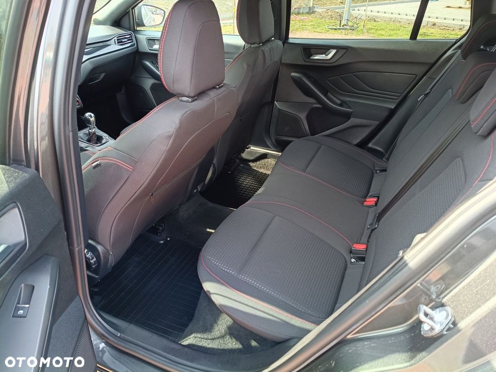 Ford Focus 1.5 TDCi Titanium - 9