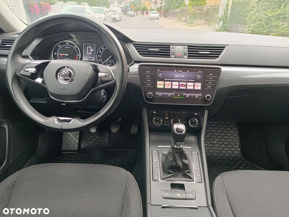 Skoda Superb 2.0 TDI Ambition - 21