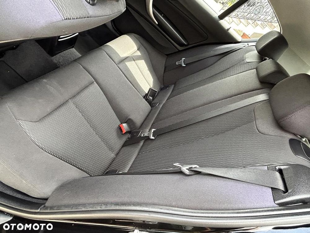 BMW Seria 1 116d EfficientDynamics Edition - 26