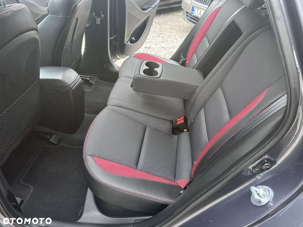 Hyundai i30 1.6 T GDI Turbo - 19