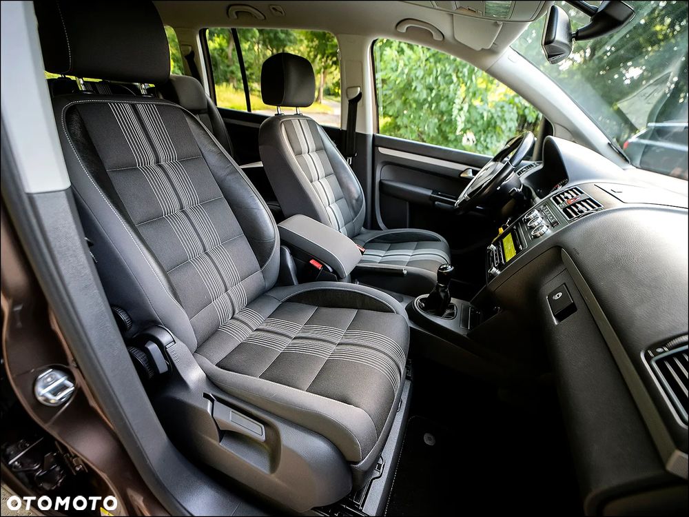 Volkswagen Touran - 35
